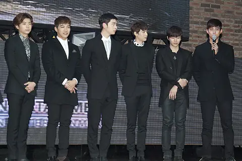 2PM from acrofan (cropped).jpg