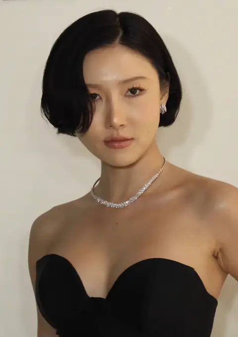 Hwasa in January 2026.png