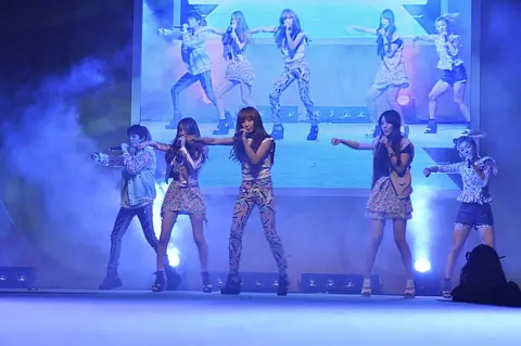 KOCIS K-pop group f(x) (6773369190).jpg