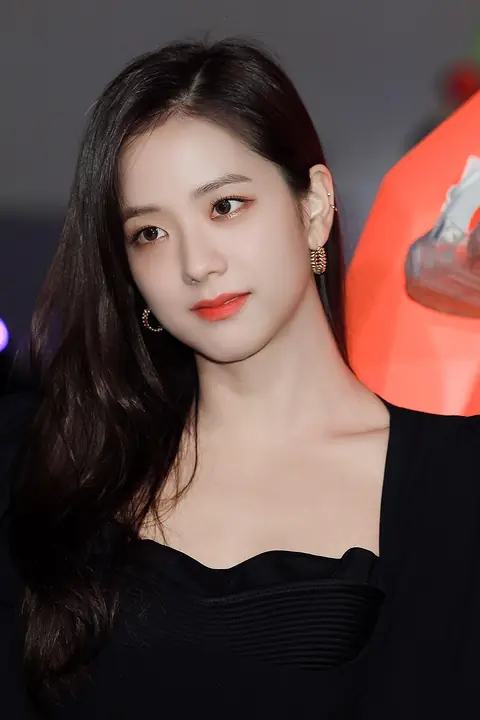 Kim Ji-soo at Jimmy Choo Event on January 09, 2020 (15).jpg