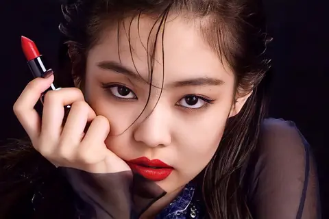 Jennie Kim for Marie Claire Korea Magazine on October 9, 2018 (2) (derived).jpg
