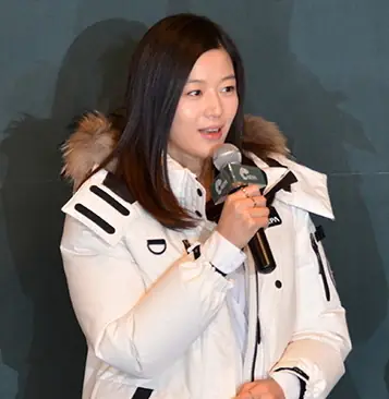 네파 따뜻한 세상 캠페인 전지현 홍보대사 위촉식.jpg