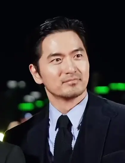 Lee Jin-wook at the Busan International Film Festival closing ceremony, 26 September 2025.png