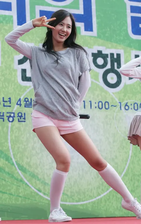 Kwon Yuri on 26 April 2008 02.jpg