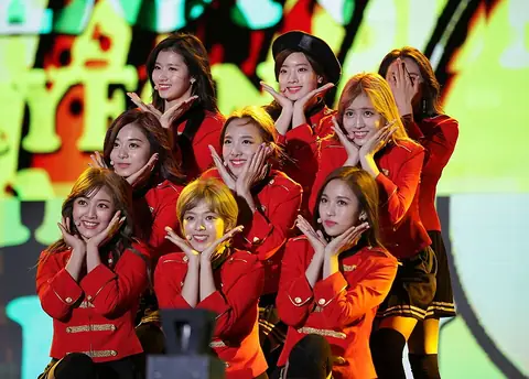 트와이스(TWICE) G페스티벌 아시아 드림 콘서트 (8) (cropped).jpg