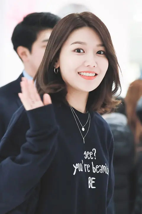 Choi Soo-young at AmieMarket on February 23, 2018 (2).jpg