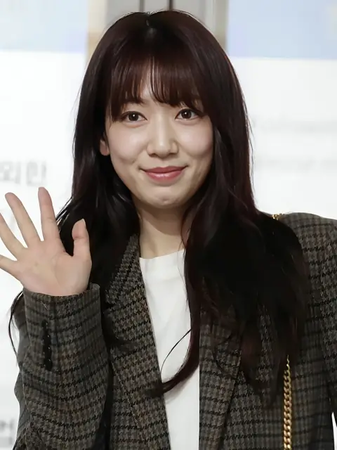 Park Shin-hye in March 2024 04.jpg