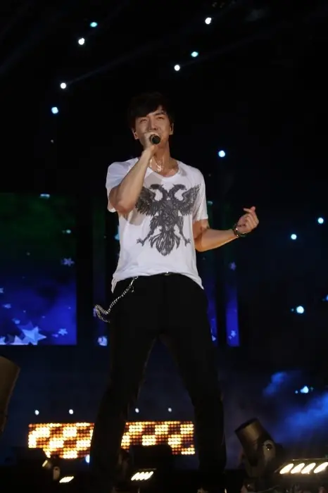 Lee Seung-Ki.jpg