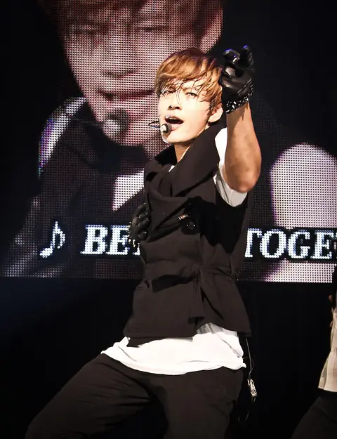 Korean singer and entertainer Se7en (6324375013).jpg