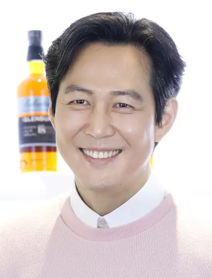 210305 이정재 (cropped).jpg