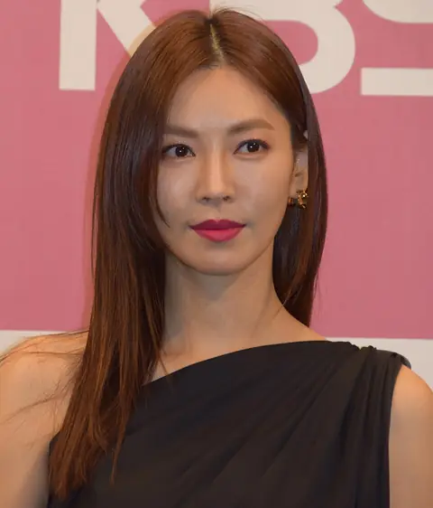 Kim So-yeon.2019 (cropped).jpg