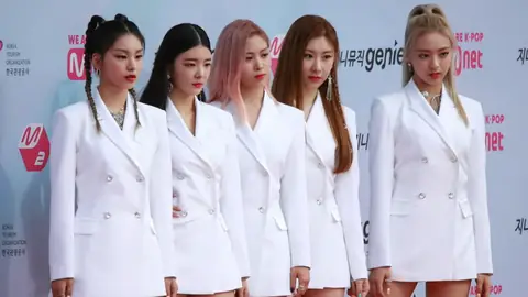 있지 (ITZY) 2019 MGMA 레드카펫 영상 @190801 (3).png