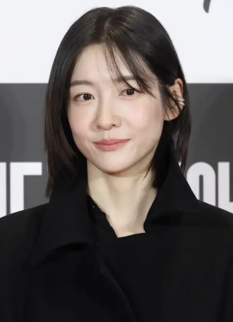 Park Ji-hyun in December 2025.png