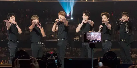 KCON 2015 Shinhwa (1).jpg