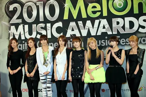 Girls' Generation in 2010 Melon Music Awards.jpg