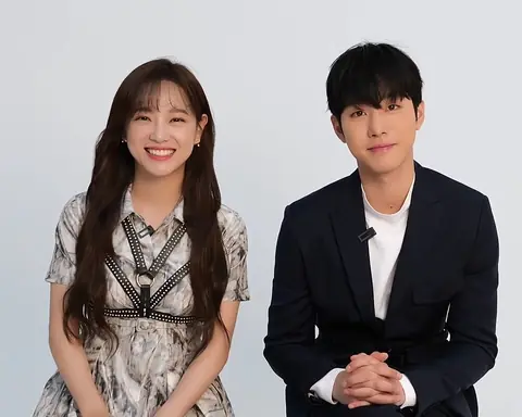 20220226 Ahn Hyo-seop 안효섭 Kim Se-jeong 김세정 for Marie Claire Korea (1).jpg