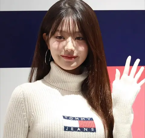 20241010 Wonyoung for Tommy Hilfiger 05.jpg