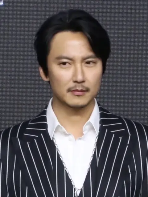 Kim Nam-gil at Island Press Conference 2022.png