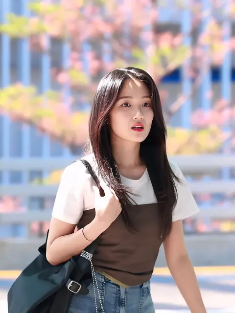 김혜윤 Airport Departure 06082024.jpg
