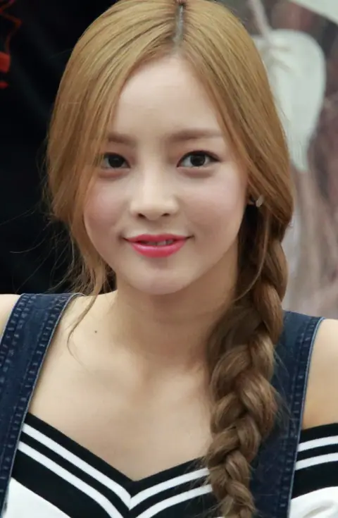 150528 코엑스 팬사인회 구하라.jpg