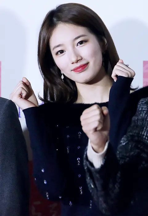 Bae Suzy at the Premier for The Sound Of A Flower, 23 Nov. 2015 05.jpg