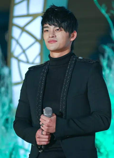 121214 멜론 어워드 서인국 직찍.jpg