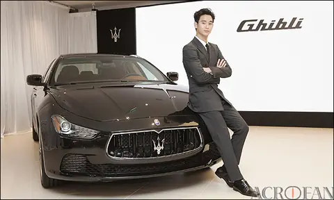 Kim Soo-Hyun and Maserati Ghibli from acrofan.jpg