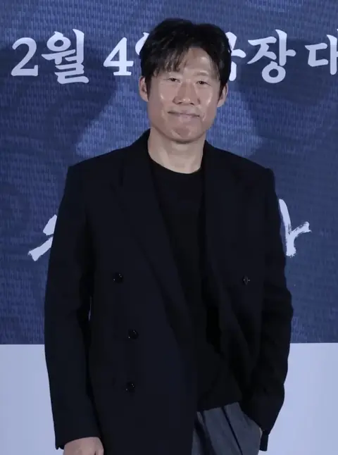Yoo Hae-jin at The King's Warden production press conference.jpg