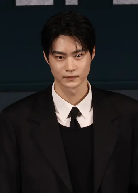 Hyun Woo-seok in April 2026.png