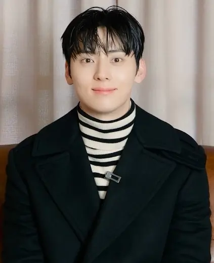 Hwang Minhyun 황민현 2023 01.jpg