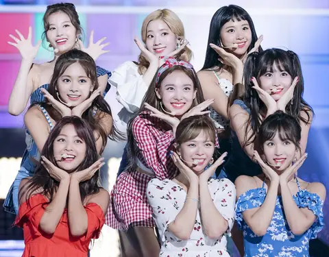 180717 열린음악회 트와이스 02.jpg
