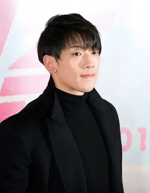 140120 피 끓는 청춘 vip시사회-비.jpg