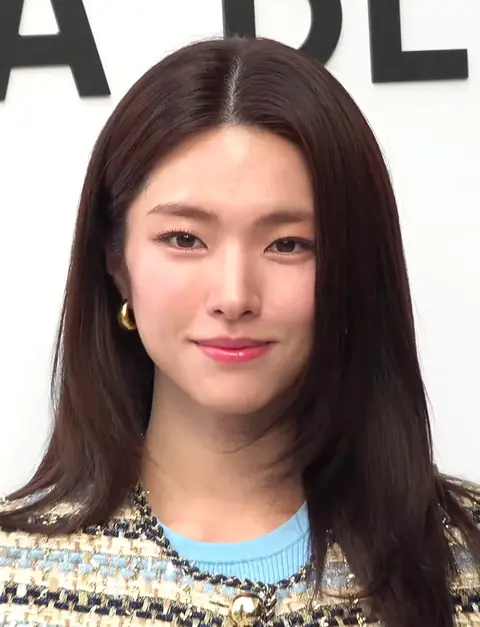 Ha Young at a Veronica Beard event, April 4, 2025 02.png