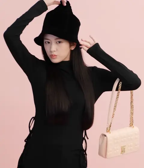 An Yu-jin for Marie Claire Korea on 26052022 (3).png