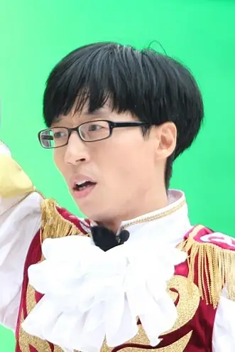 Yoo Jae-suk in September 2013 02.jpg