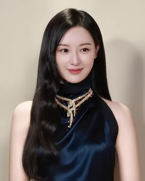 250327 Kim Ji Won (김지원).png