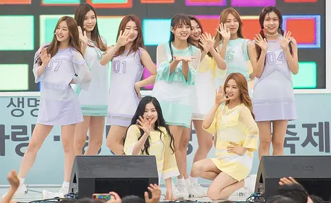 Gugudan on 04 Sep, 2016 01.jpg