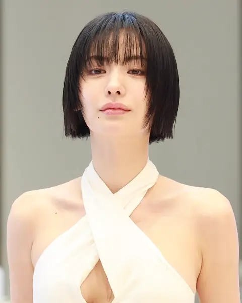 Nana at Dalba Photo Call, January 13, 2025.png