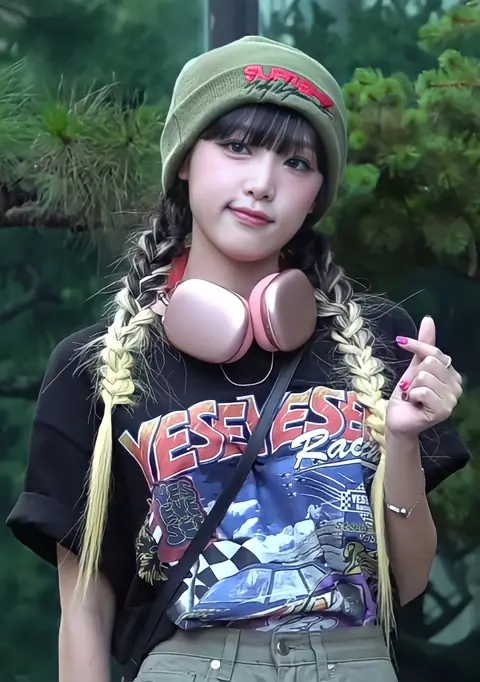220812 최예나 (2).jpg