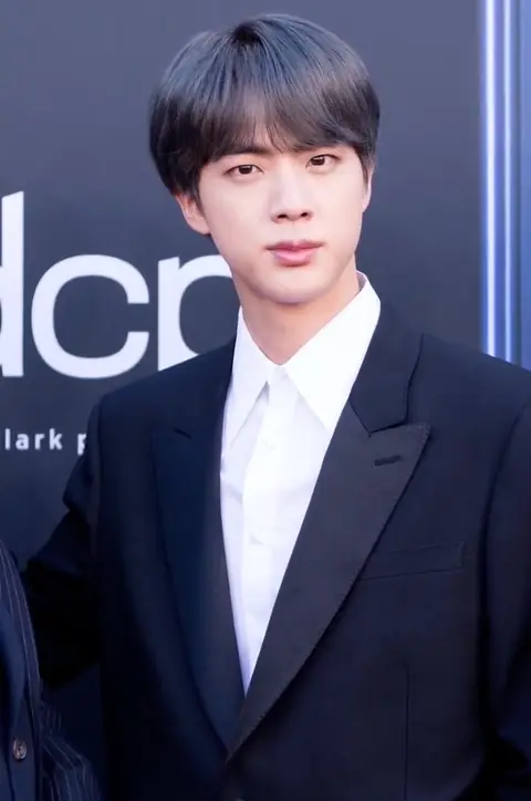Jin on the Billboard Music Awards red carpet, 1 May 2019.jpg