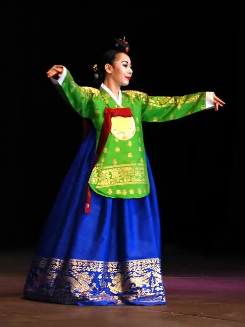 Korean royal costume-Dangui and Seuranchima-01.jpg