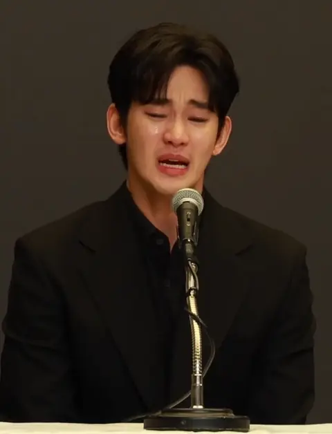 Kim Soo-hyun press conference March 31, 2025 B.png