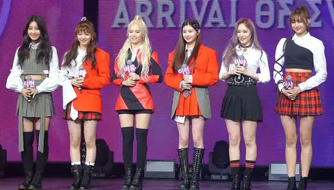 Everglow debut showcase March 2019.jpg