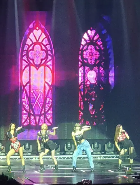 20190518 Blackpink Amsterdam concert 18.jpg