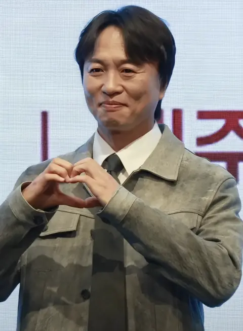 Jeon Bae-soo in November 2024.png