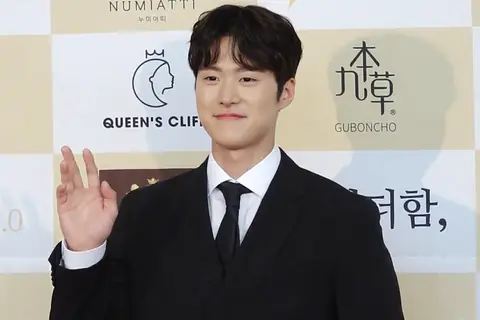 공명(Gongmyung), "24회 춘사영화제가" 01.png