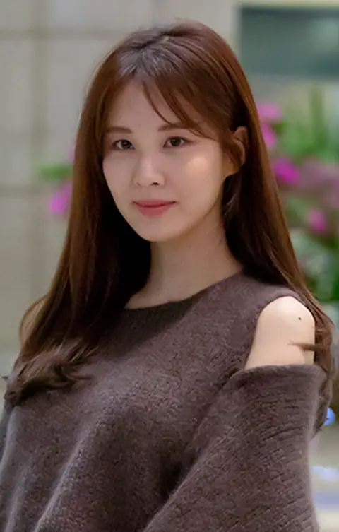 Seohyun at Incheon International Airport in February 2019 (3).jpg