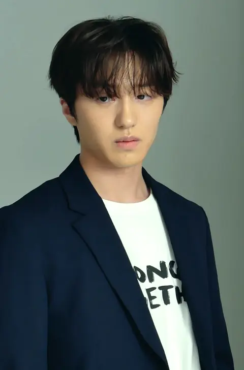 Chani for Marie Claire Korea in August 2021.png