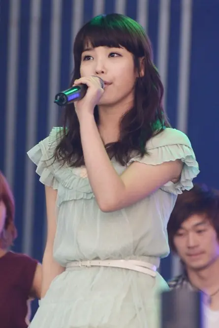 IU at Angel Price Music Festival, 17 April 2011 02.jpg