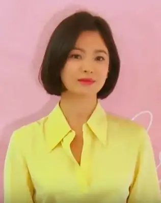 송혜교, “봄을 닮은 미소“ (1).jpg